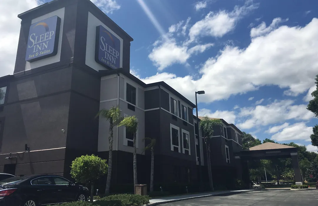Clarion Pointe Lakeland I-4-1