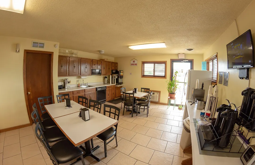 Americas Best Value Inn Chanute-1
