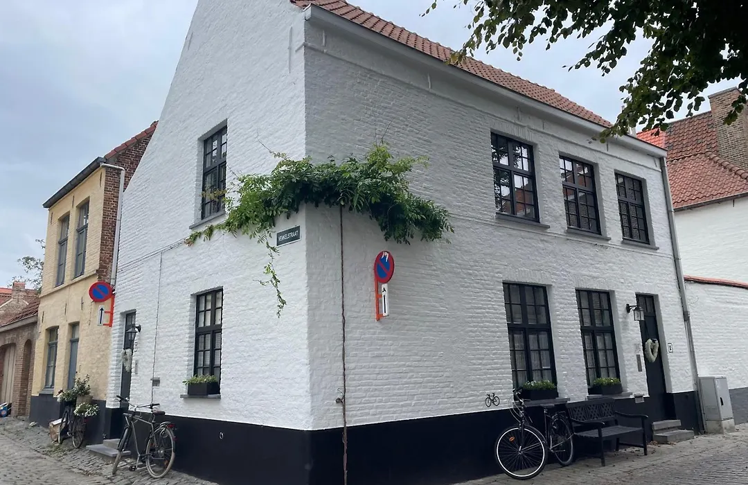 Comfort Equipped Guestsuite Lady Anna Bruges-1
