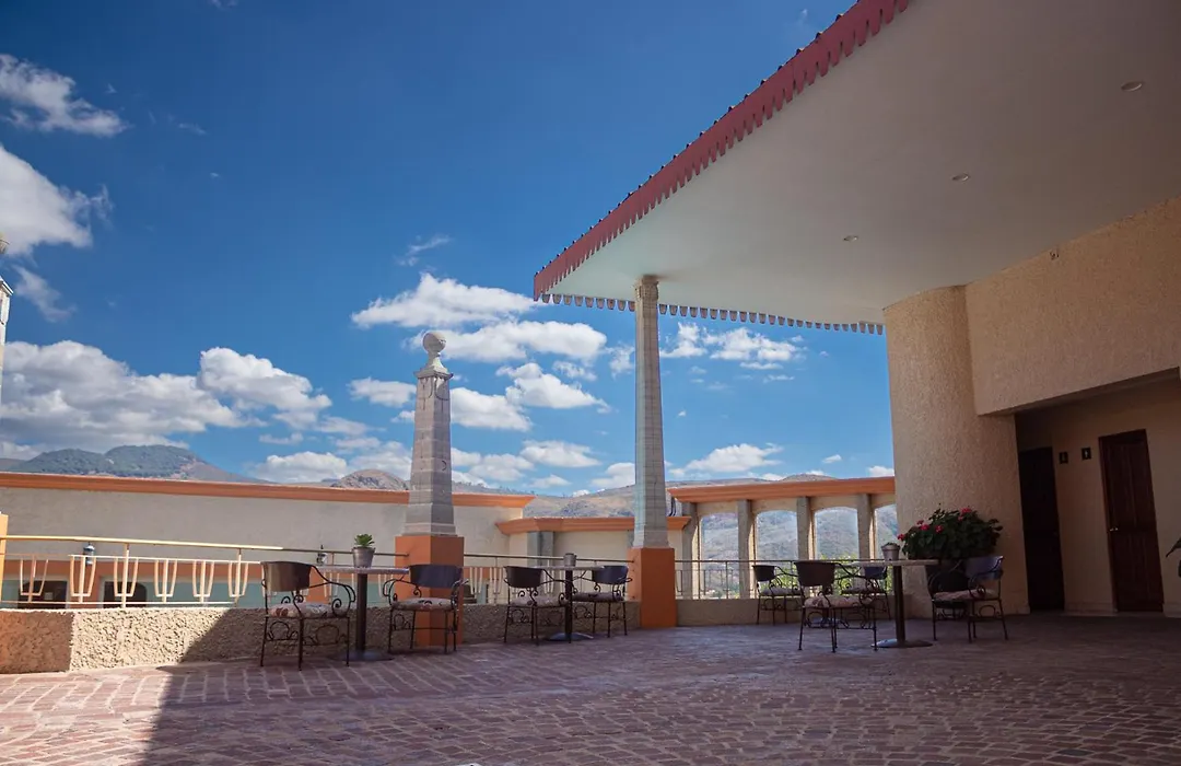 Hotel Paseo de la Presa-1