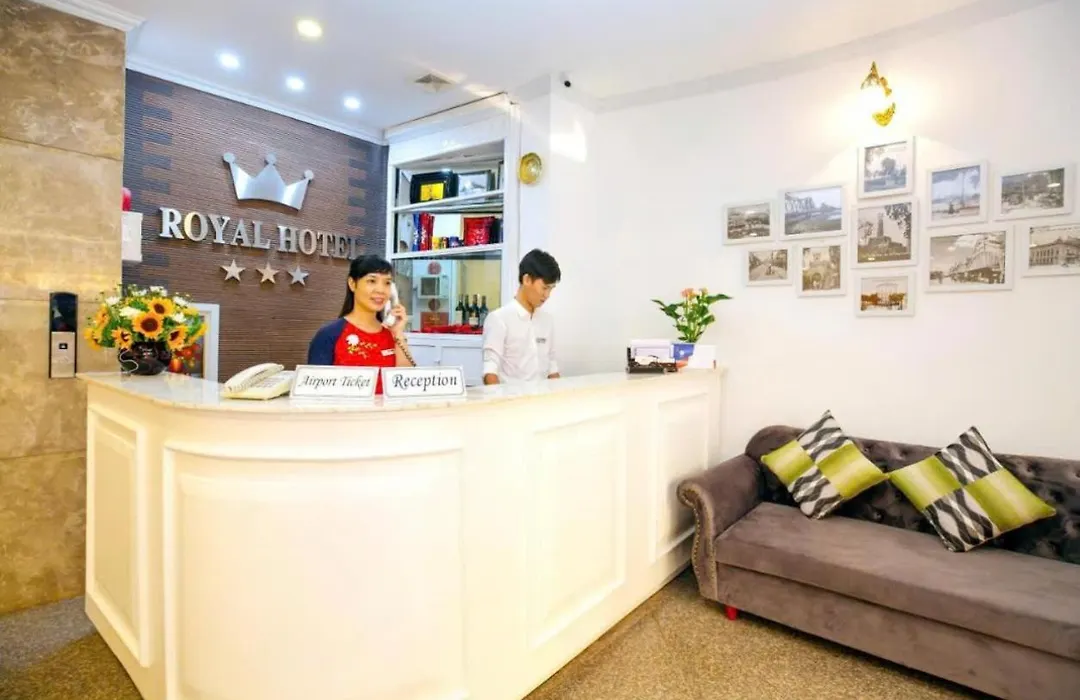 Royal Hotel-1