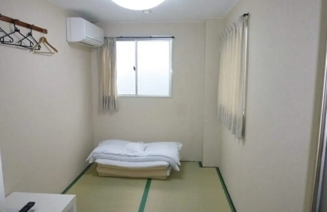 Hotel Lucky-1