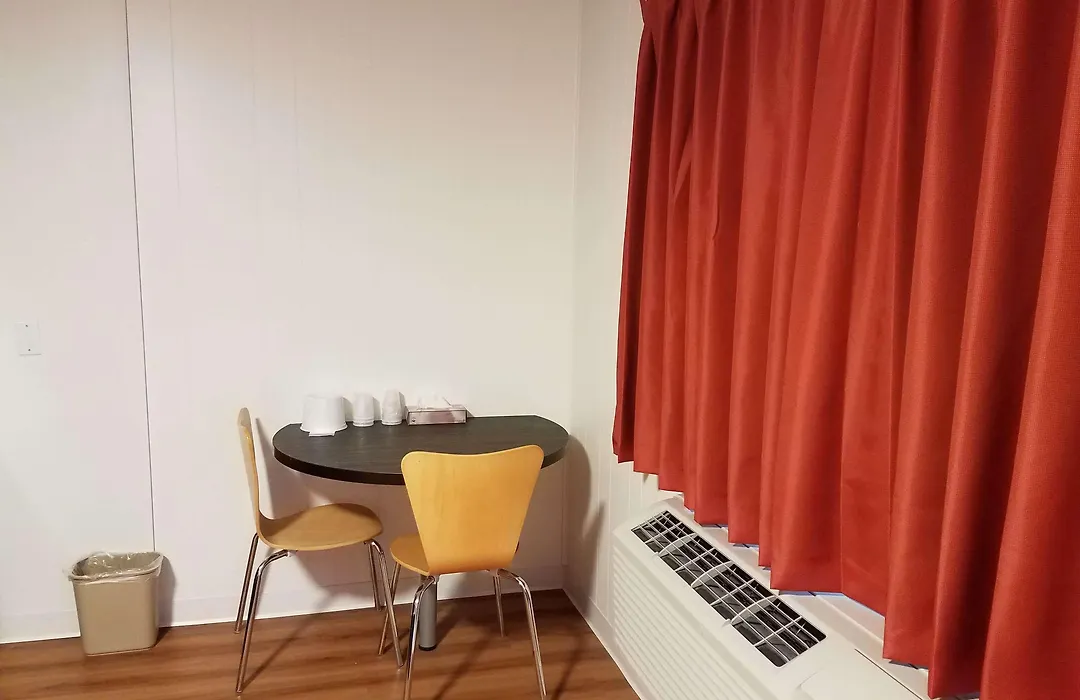 Motel 6 Cranbrook-1