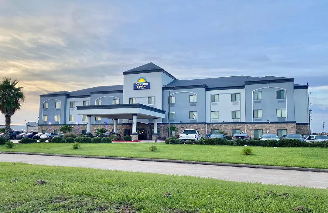 Days Inn & Suites By Wyndham Houston / West Energy Corridor-1