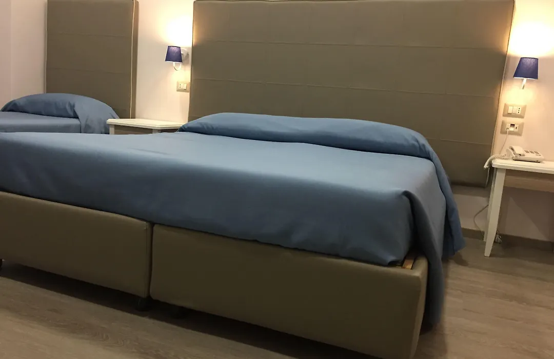 Hotel Magenta-1