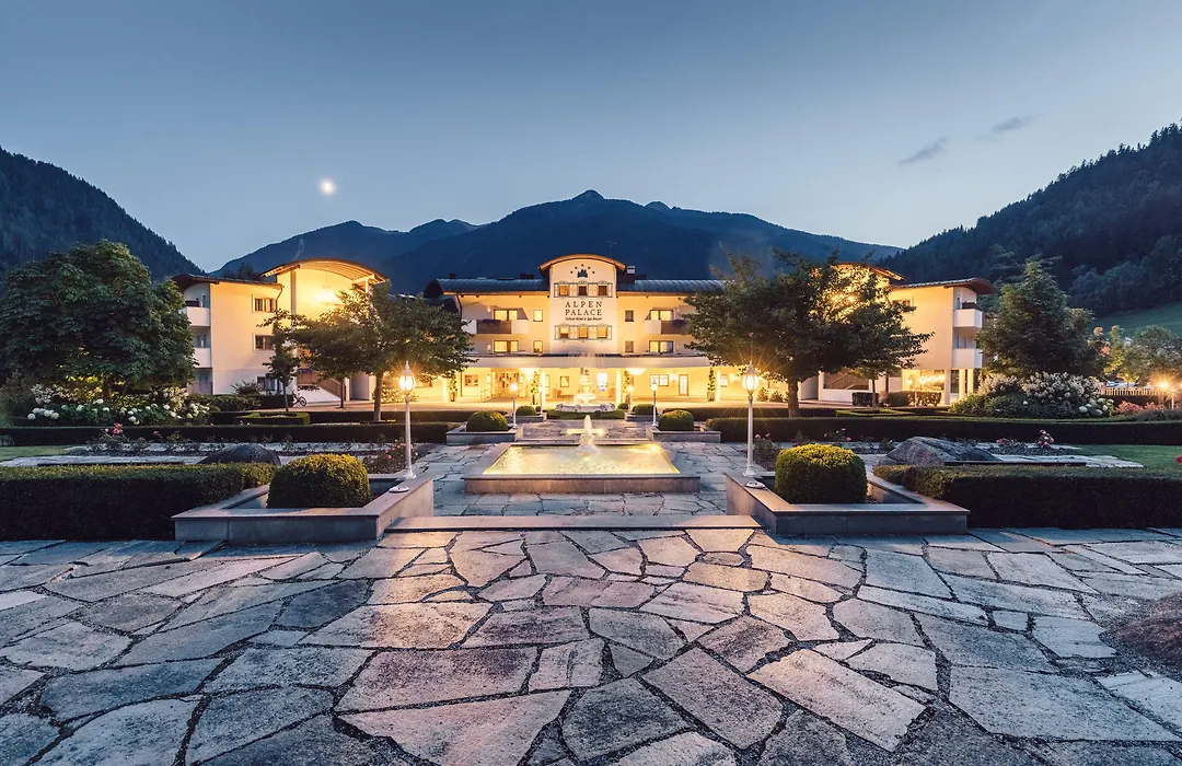 Alpenpalace Luxury Hideaway & Spa Retreat-1