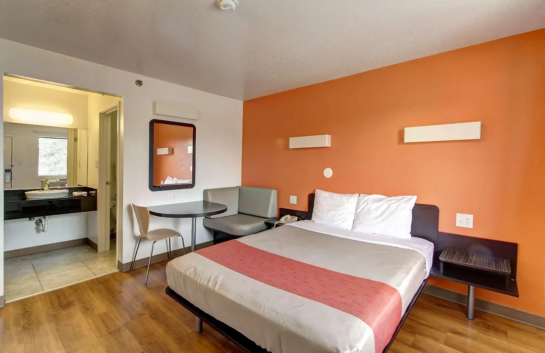 Motel 6-Amherst, Oh - Cleveland West - Lorain-1