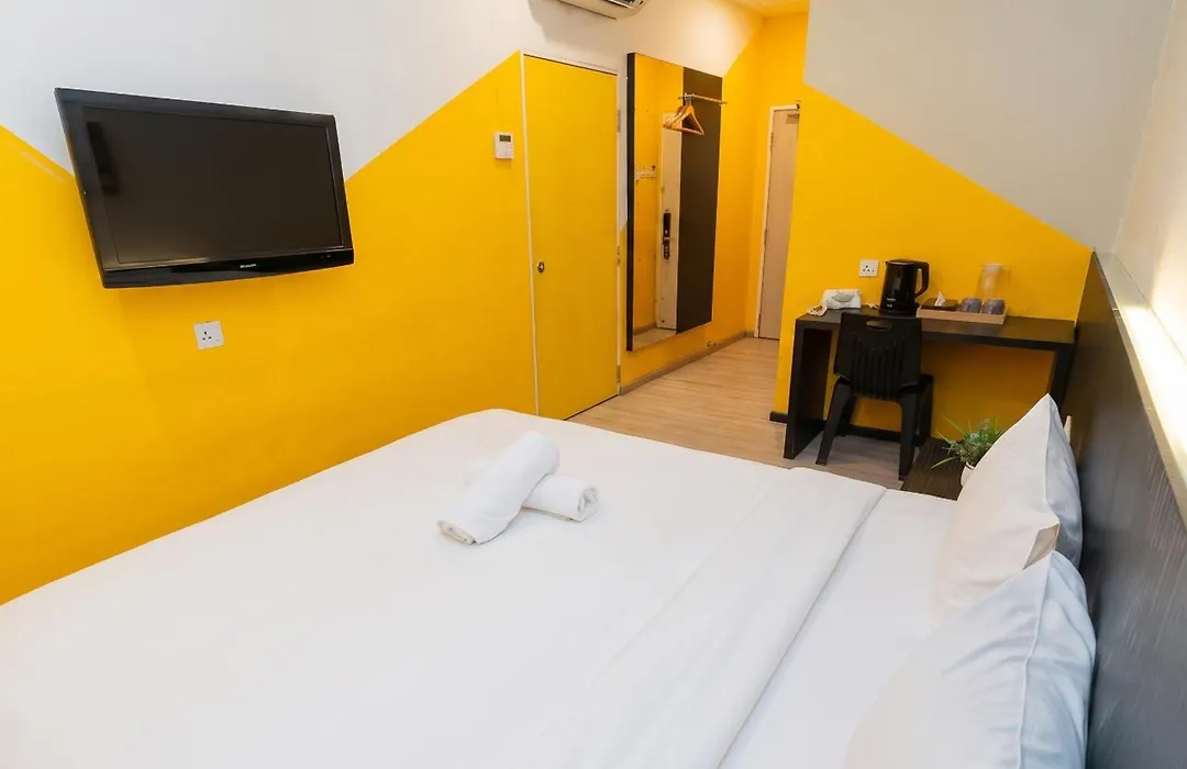 Swing & Pillows - Golden Roof Hotel Sunway Ipoh-1
