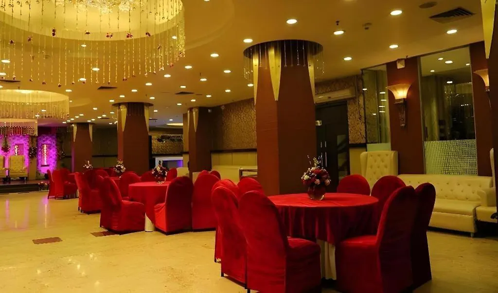 Hotel Signature Grand-1