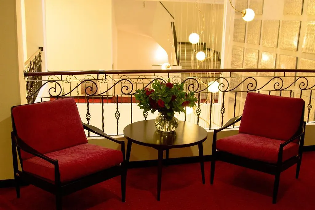 Hotel Augusta-1