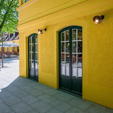 Gutshotel Menterschwaige-3