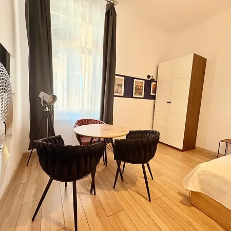 Roller Aparthotel-2