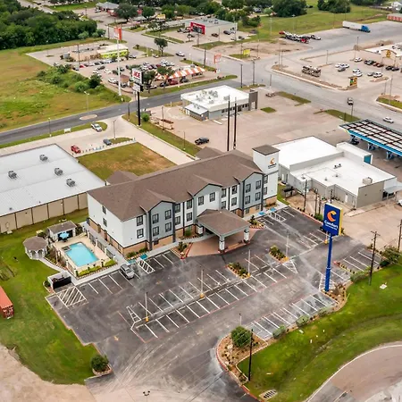 Comfort Inn & Suites Schulenburg-3