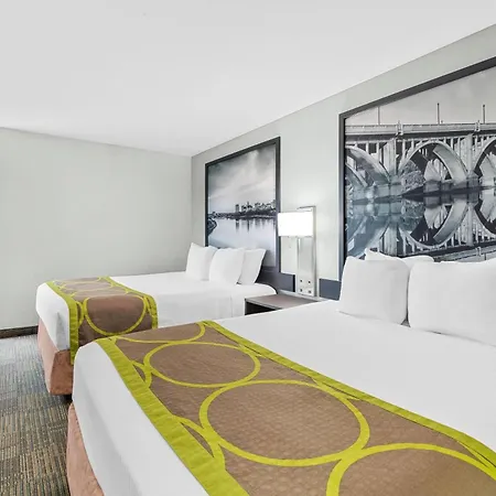 Super 8 By Wyndham Saskatoon Near Saskatoon Airport-3