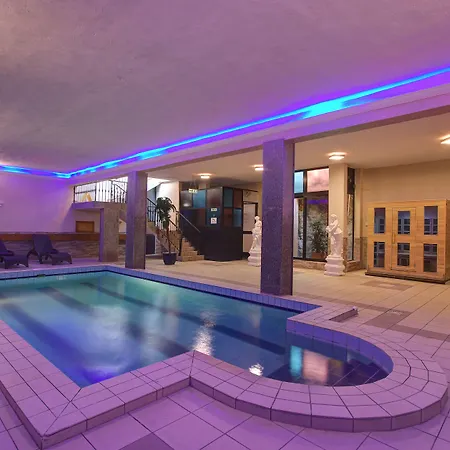 Canifor Hotel-2