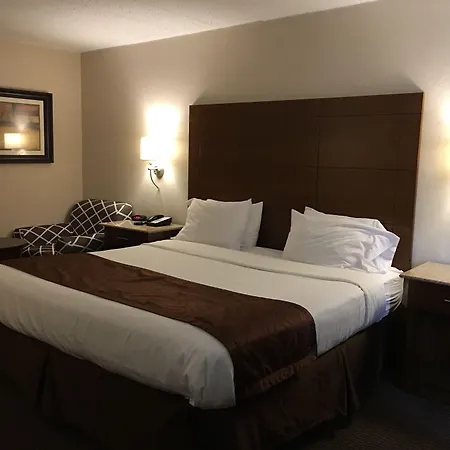Ramada By Wyndham Rockville Centre-3