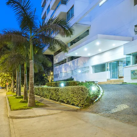 Travelers Orange Cartagena-2