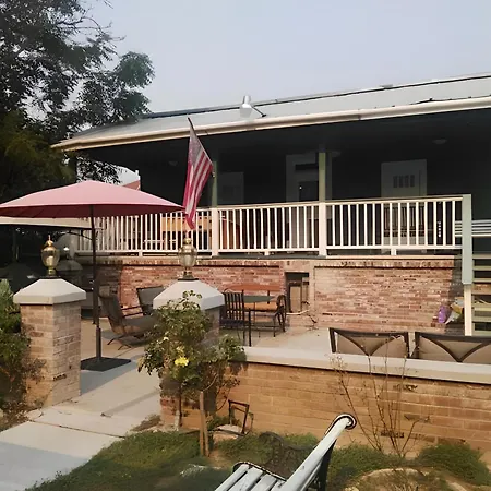 Americas Best Value Inn Royal Carriage-3