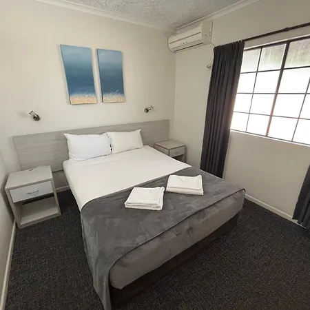 Shakespeare Motel-3