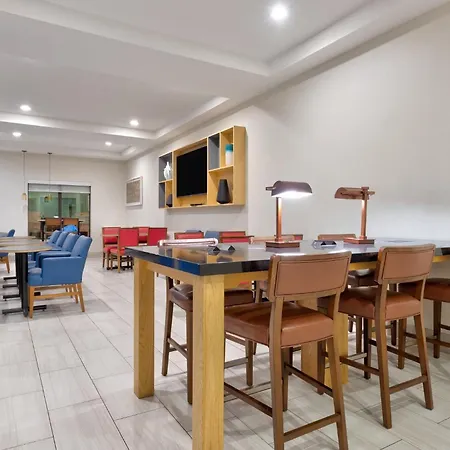 Holiday Inn Express Hotel & Suites Amarillo South By Ihg-2