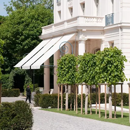Waldorf Astoria Versailles - Trianon Palace-3