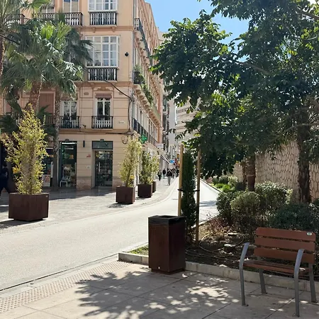 Ilustre - City-View Rooms with AC in Málaga's Old Town - Steps from Calle Larios&the Thyssen-3
