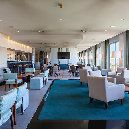 Hotel De Guimaraes Business & Spa-3