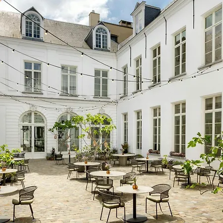 Sapphire House Antwerp, Autograph Collection-3