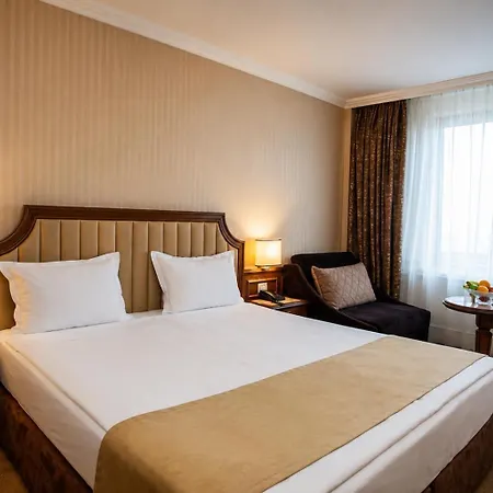 Astoria Grand Hotel-3