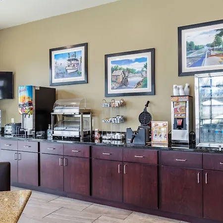 Cobblestone Hotel & Suites - Little Chute-2