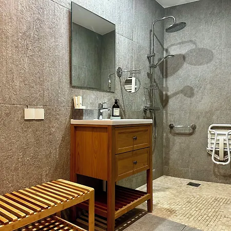 Irin Hotel-2