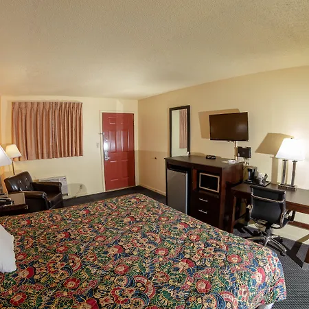 Americas Best Value Inn Chanute-3