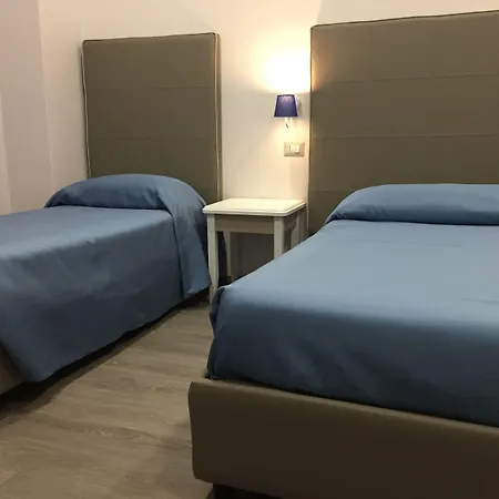 Hotel Magenta-2