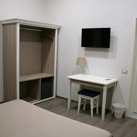 Hotel Magenta-3