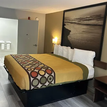 Super 8 By Wyndham Fayetteville-2
