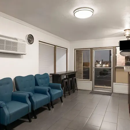 Travelodge By Wyndham Everett City Center-2