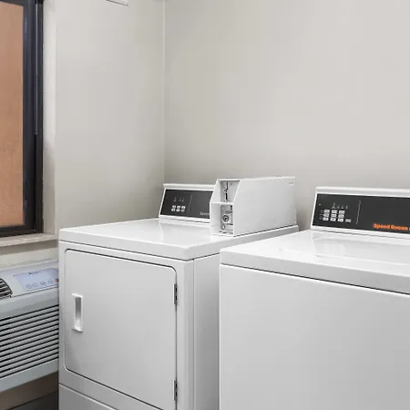 Travelodge By Wyndham Fargo-3