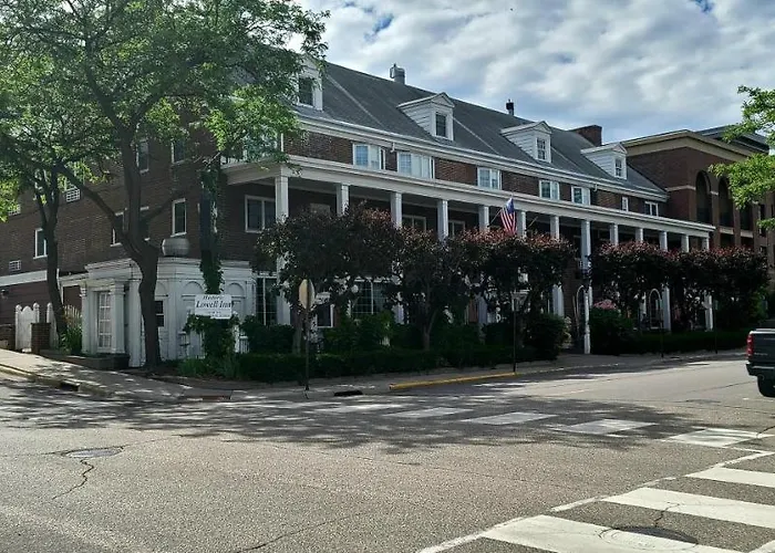 Lowell Inn