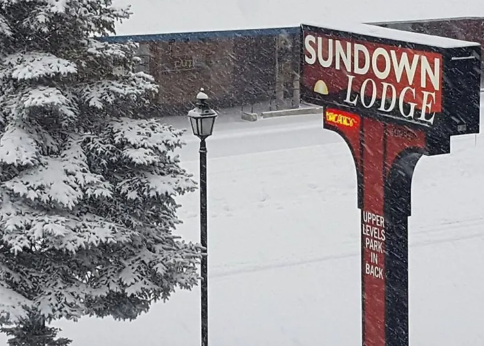 Sundown Lodge