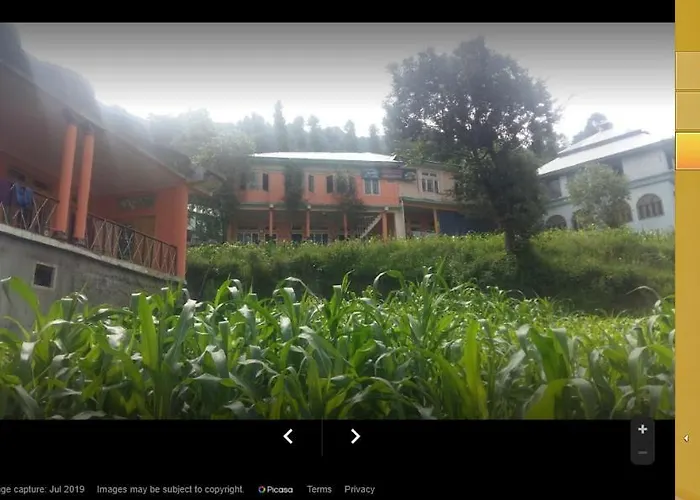 Three Star Hotel