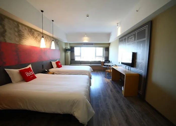 Ibis Weihai Oriental New Ground Hotel