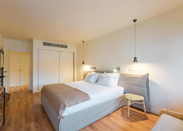 Three House Hotel