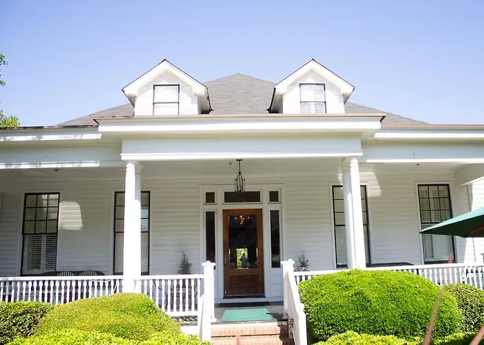 1842 Inn