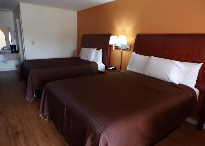 Carry On Inn & Suites