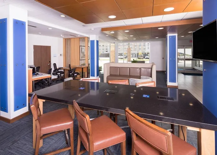 Holiday Inn Express & Suites - Kalamazoo West By Ihg