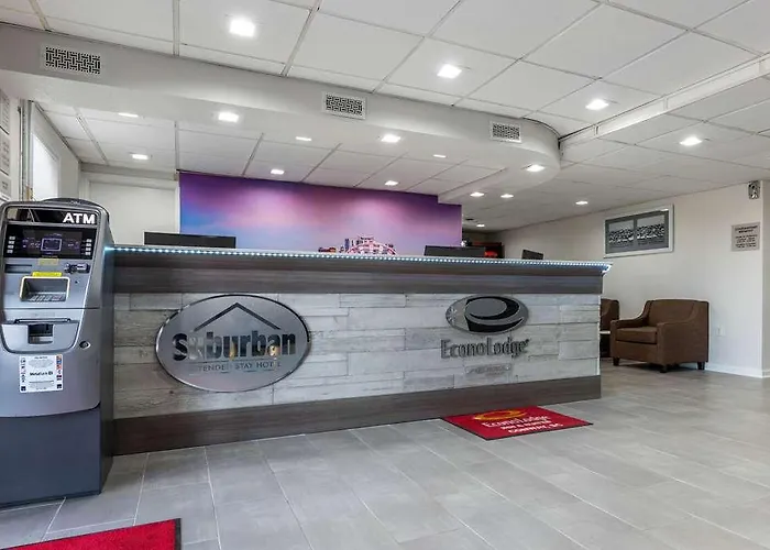 Econo Lodge At The University