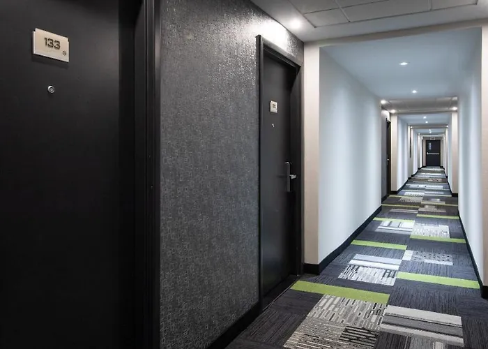 Spark By Hilton Montreal Brossard
