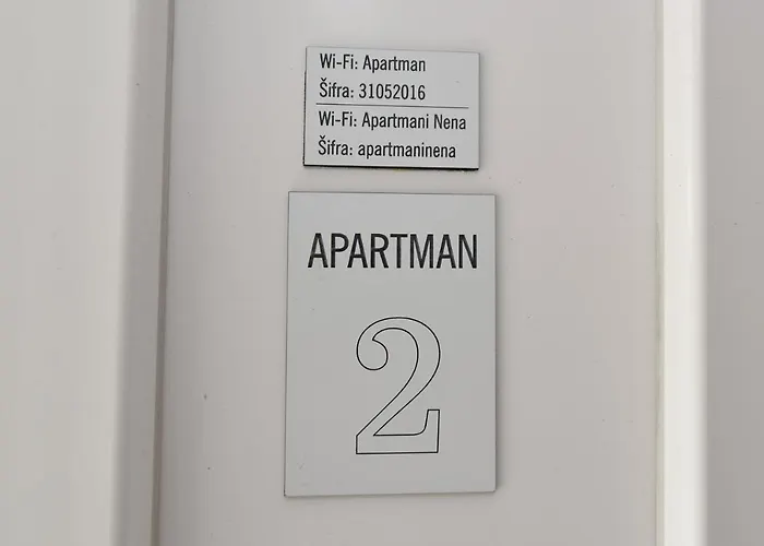 Val Apartmani, Stara Novalja