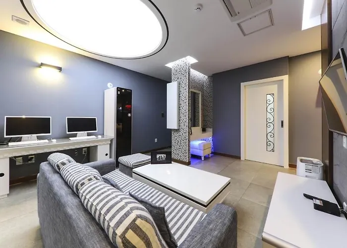 Urban Stay Hotel