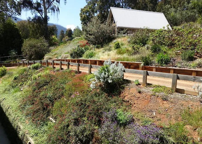 Elkanah Lodge And Conference Centre